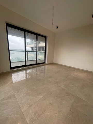 Room in 3 BHK Apartment at Hiranandani Gardens Solitaire, Powai – for Sale