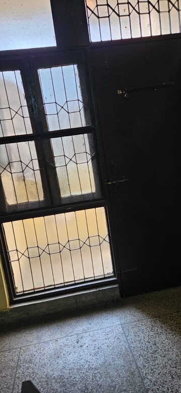 Staircase in 1 BHK Apartment at Dilshad Garden – for Rent