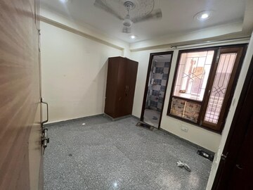 Living Room in 2 BHK Builder Floor at Ardee City, Sector 52 – for Rent