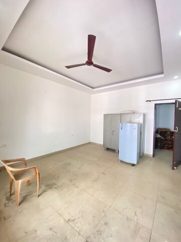 Room in 2 BHK Independent House at Ansal Plaza Sector-23, Sector 23 – for Rent