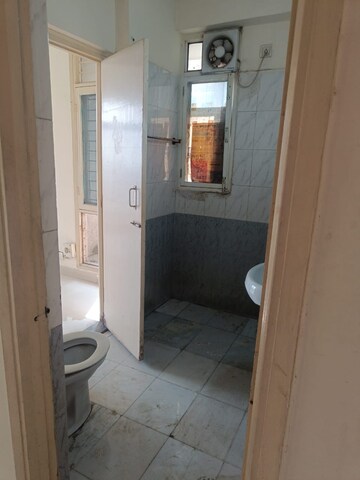 Bathroom in 2.5 BHK Villa at RWA Apartments Sector 40, Sector 40 – for Rent