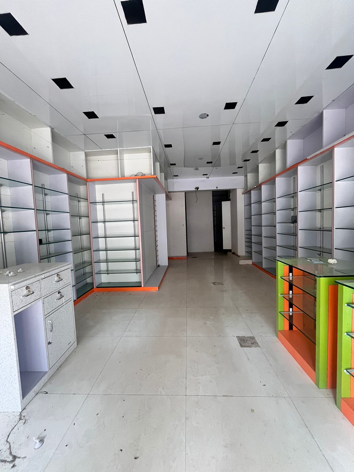 Commercial Shop 1100 Sq.Ft. For Rent in Andheri West Mumbai  7891675