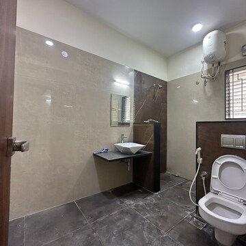 Attached Bathroom in 3 BHK Builder Floor at Banashankari – for Rent