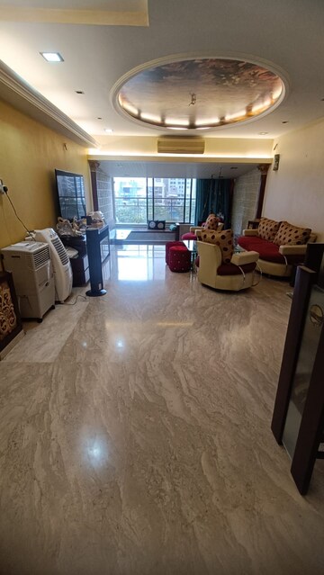 4 BHK Apartment For Rent in Khar West