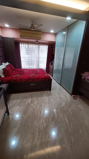 Bedroom in 4 BHK Apartment at Khar West – for Rent