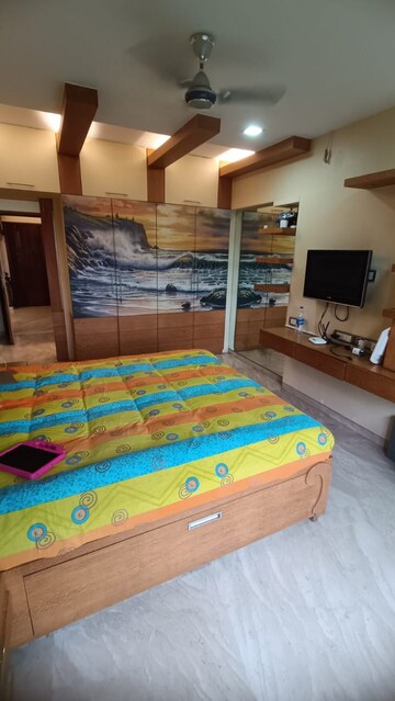  4 BHK Apartment at Khar West – for Rent