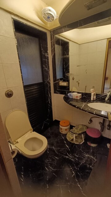 Attached Bathroom in 4 BHK Apartment at Khar West – for Rent
