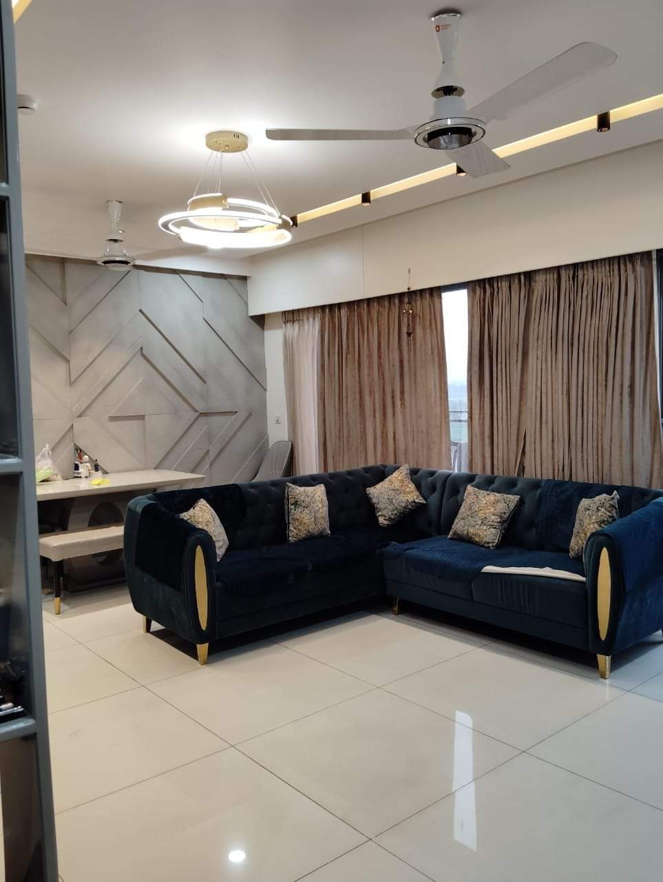 2 BHK Apartment For Sale in Amanora Adreno Towers