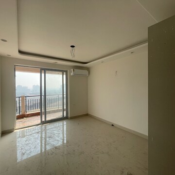 Room in 4 BHK Penthouse at Pareena The Elite Residences, Gopalpur – for Rent