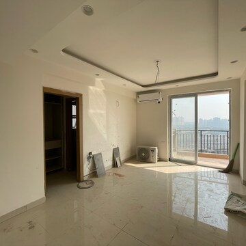 Room in 4 BHK Penthouse at Pareena The Elite Residences, Gopalpur – for Rent