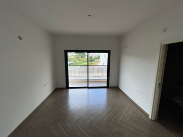Room in 2 BHK Apartment at Sobha Victoria Park, Hennur Road – for Sale