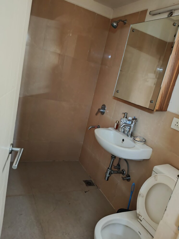 Bathroom, bptp-terra 3 Bedroom 1691 Sq.Ft. Apartment In Sector 37d Gurgaon 7891857