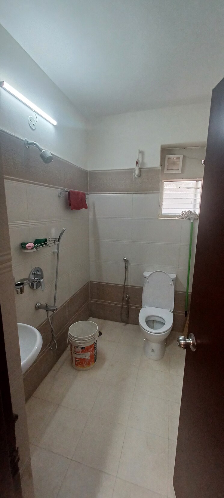 Bathroom, asian-sun-city 3 Bedroom 2000 Sq.Ft. Apartment In Kothaguda Hyderabad 7891909