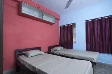 Room in  Pg at Kanch Pada – for Rent