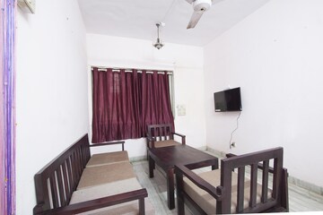 Common Area in  Pg at Kanch Pada – for Rent