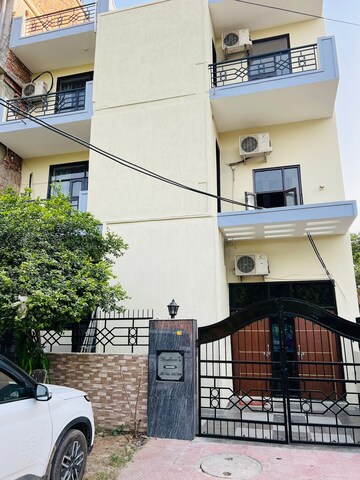  Pg – Entrance View at Sector 46 - for Rent