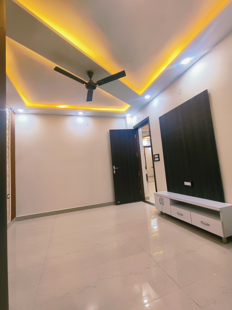 Room, dwarka mor 4 Bedroom 1170 Sq.Ft. Builder Floor In Dwarka Mor Delhi 7892141