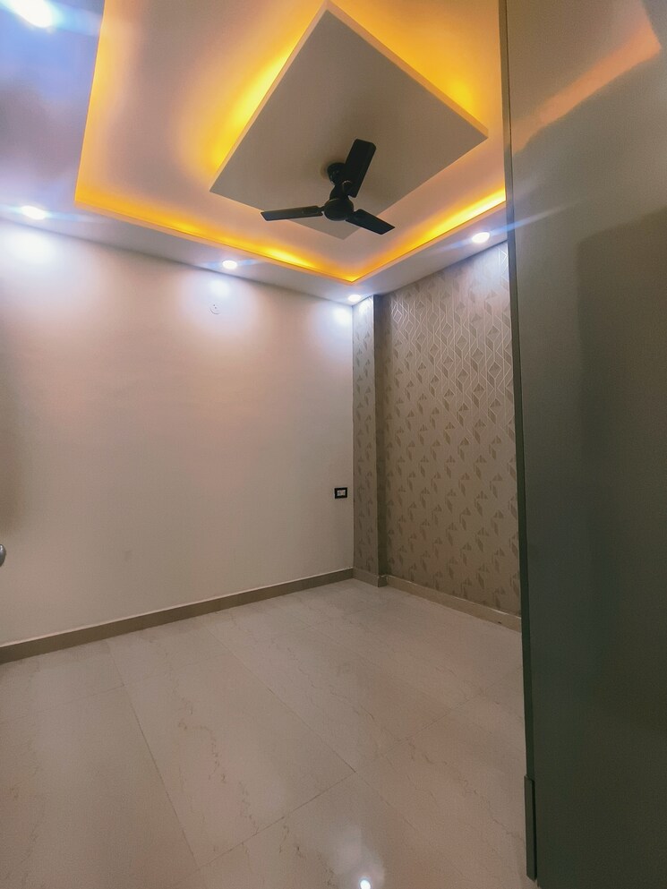 Room, dwarka mor 4 Bedroom 1170 Sq.Ft. Builder Floor In Dwarka Mor Delhi 7892141