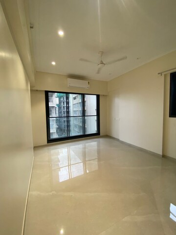 Room in 3 BHK Apartment at Mayfair Enclave, Khar West – for Sale