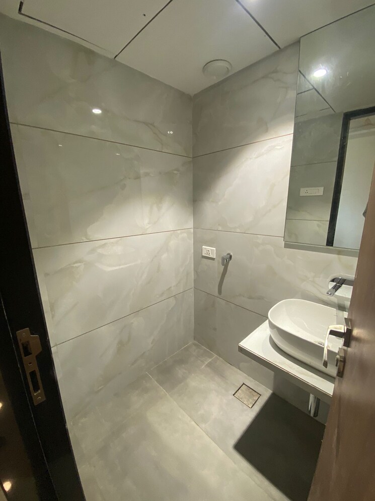 Bathroom, mayfair-enclave 3 Bedroom 1120 Sq.Ft. Apartment In Khar West Mumbai 7892110