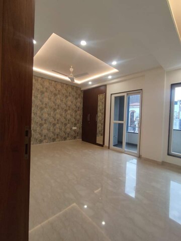 Room in 2 BHK Apartment at Saket – for Rent