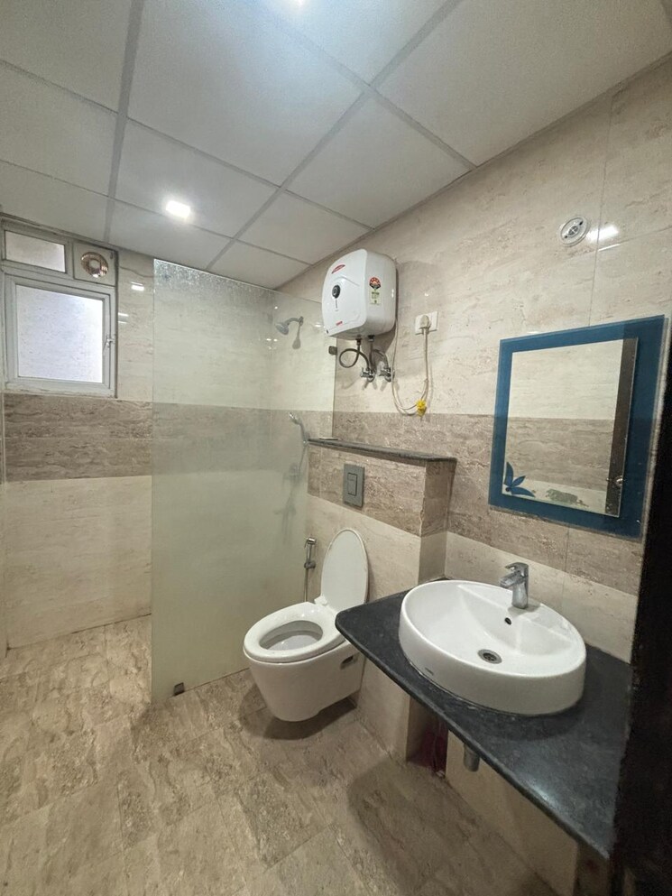 Bathroom, mi-rustle-court 3 Bedroom 1900 Sq.Ft. Apartment In Gomti Nagar Lucknow 7892206