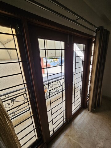 Room in 3 BHK Apartment at Orchid View, Sadashiva Nagar – for Rent