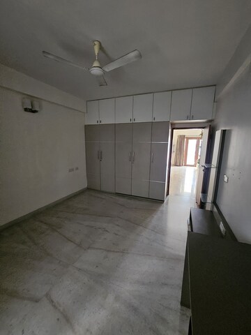 Room in 3 BHK Apartment at Orchid View, Sadashiva Nagar – for Rent