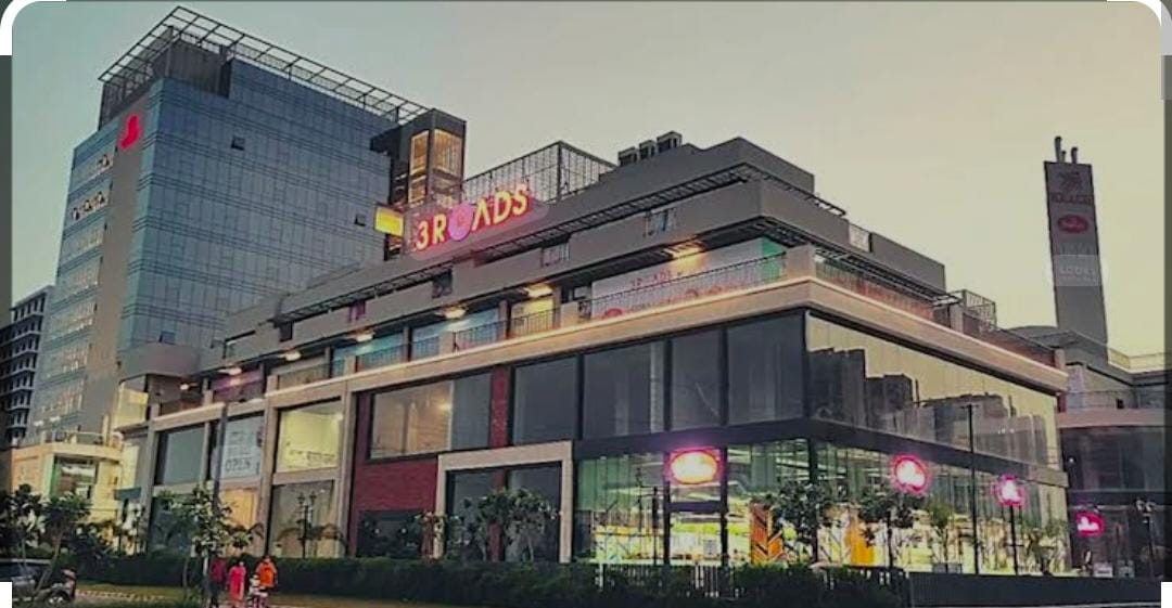 Showroom For Sale in Reach 3 Roads