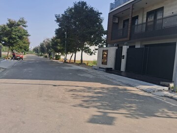  Plot – Exterior View View at BPTP Amstoria, Sector 102 - for Sale
