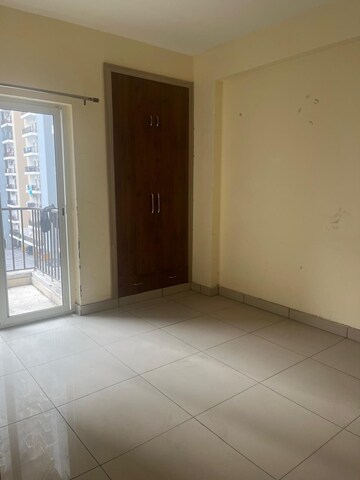 Room in 2 BHK Apartment at Maxblis White House, Sector 75 – for Rent
