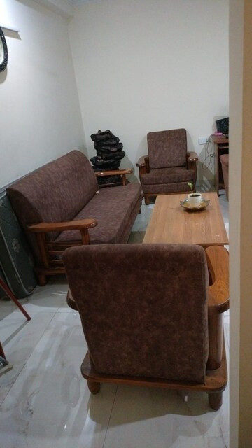 Living Room in 1 BHK Builder Floor at Sector 43 – for Rent