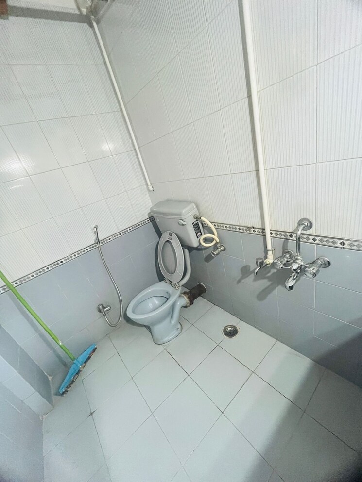 Bathroom, ark-prem-viman-palace 3 Bedroom 1400 Sq.Ft. Apartment In Viman Nagar Pune 7892488