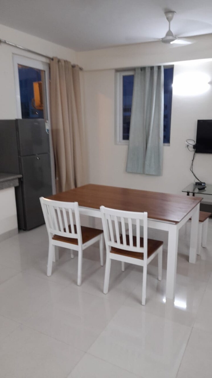 Living Room, emaar-the-palm-drive-palm-studios 2 Bedroom 1200 Sq.Ft. Apartment In Sector 66 Gurgaon 7892496