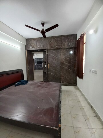 Room in 2 BHK Apartment at Ninex RMG Residency, Sector 37c – for Rent