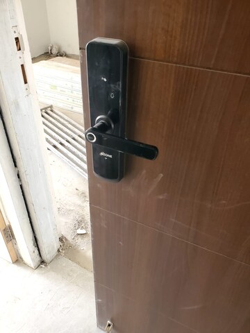 Furnished Amenities in 2.5 BHK Apartment at Signature Global City 92, Sector 92 – for Rent