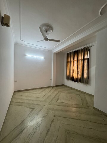 Room in 3 BHK Builder Floor at Vasant Enclave – for Sale