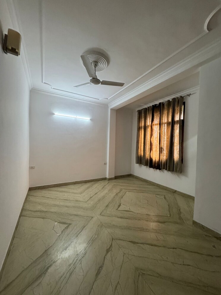 Room, vasant enclave 3 Bedroom 1070 Sq.Ft. Builder Floor In Vasant Enclave Delhi 7892554