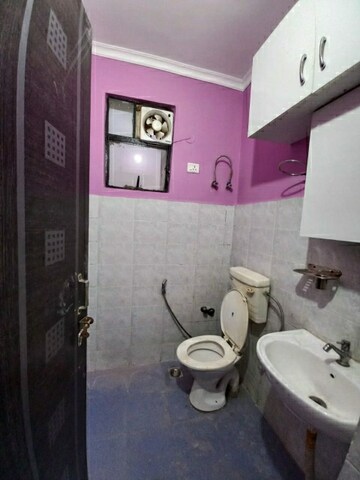Bathroom in 2 BHK Apartment at Ninex RMG Residency, Sector 37c – for Rent