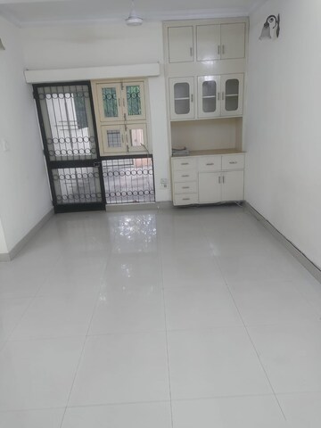 Room in 3 BHK Apartment at Vasant Kunj – for Sale