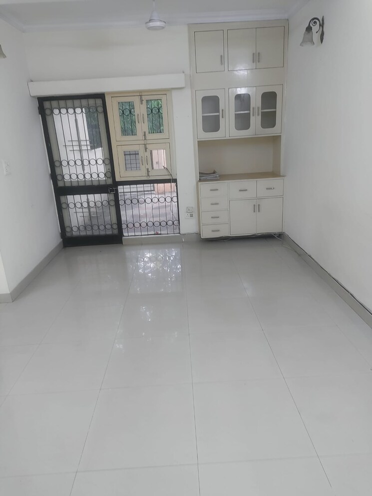 Room, vasant kunj 3 Bedroom 1600 Sq.Ft. Apartment In Vasant Kunj Delhi 7892631