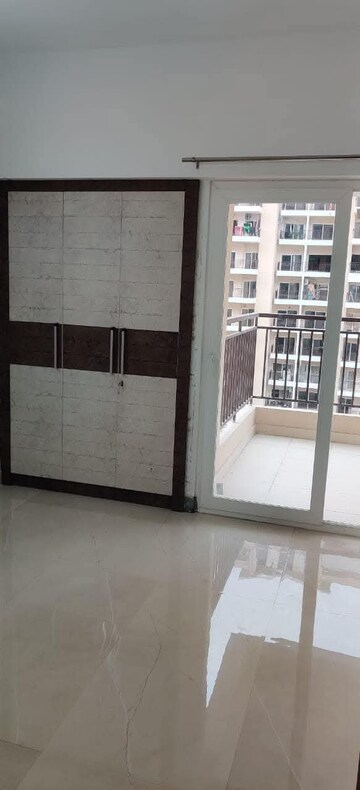 Room in 3 BHK Apartment at Ace Divino, Sector 1 Greater Noida – for Sale