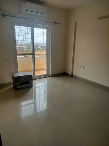 Room in 3 BHK Apartment at Tirumanahalli – for Rent