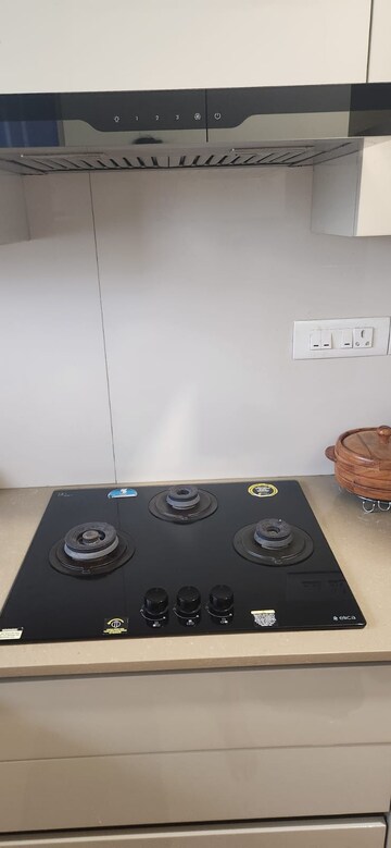 Furnished Amenities in 1 BHK Apartment at Hiranandani Regent Hill, Powai – for Rent