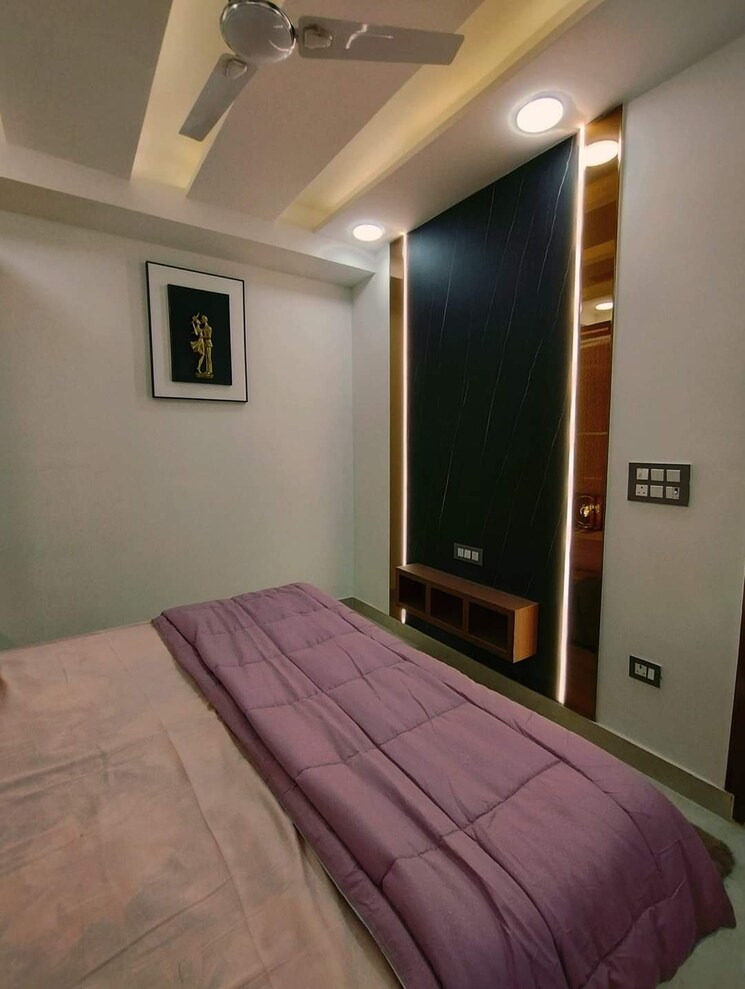 Room, uttam nagar west 3 Bedroom 100 Sq.Yd. Builder Floor In Uttam Nagar West Delhi 7892657