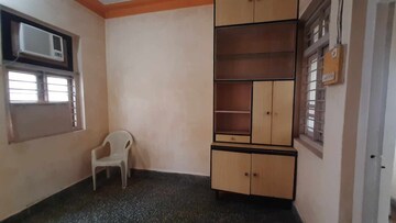 Room in 1 BHK Apartment at Santacruz East – for Rent