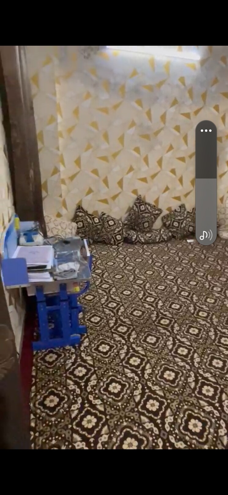 Room, batla house 3 Bedroom 900 Sq.Ft. Apartment In Batla House Delhi 7892713