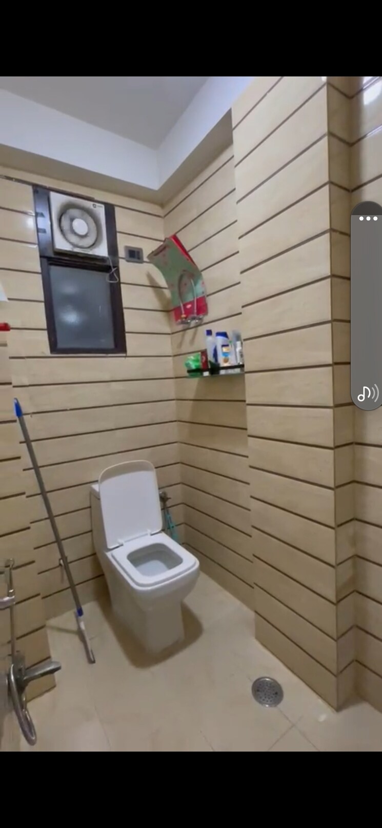 Bathroom, batla house 3 Bedroom 900 Sq.Ft. Apartment In Batla House Delhi 7892713