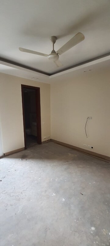 Master Bedroom in 4 BHK Builder Floor at Greater Kailash ii – for Rent