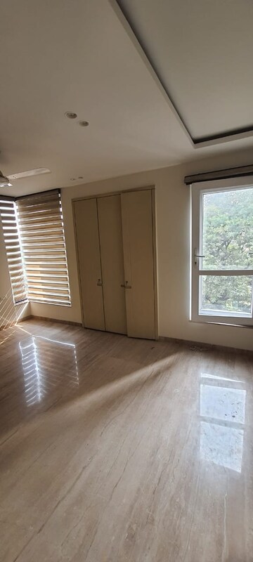 Room in 4 BHK Builder Floor at Greater Kailash ii – for Rent
